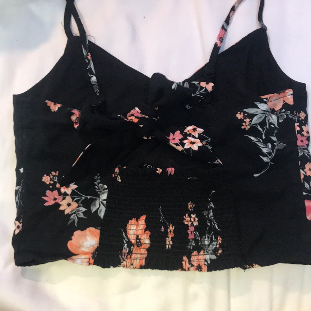 Cropped Tank Top - Picture 2 of 2